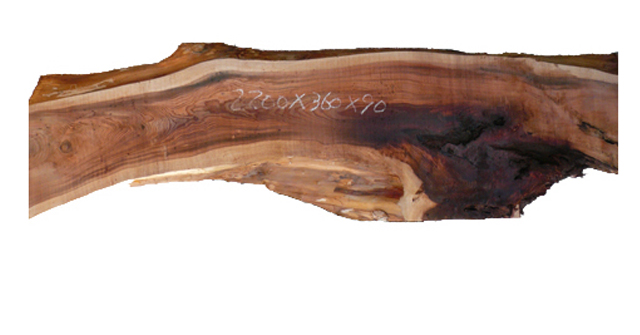天然素材の台等に、杉の根杢素材