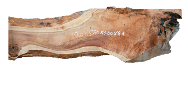 木目を生かした台などに、杉の根杢素材